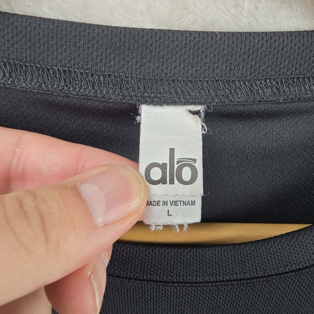 Alo Yoga Long Sleeve Shirt Mens Large Black Gray Gym Running Active - Picture 4 of 9